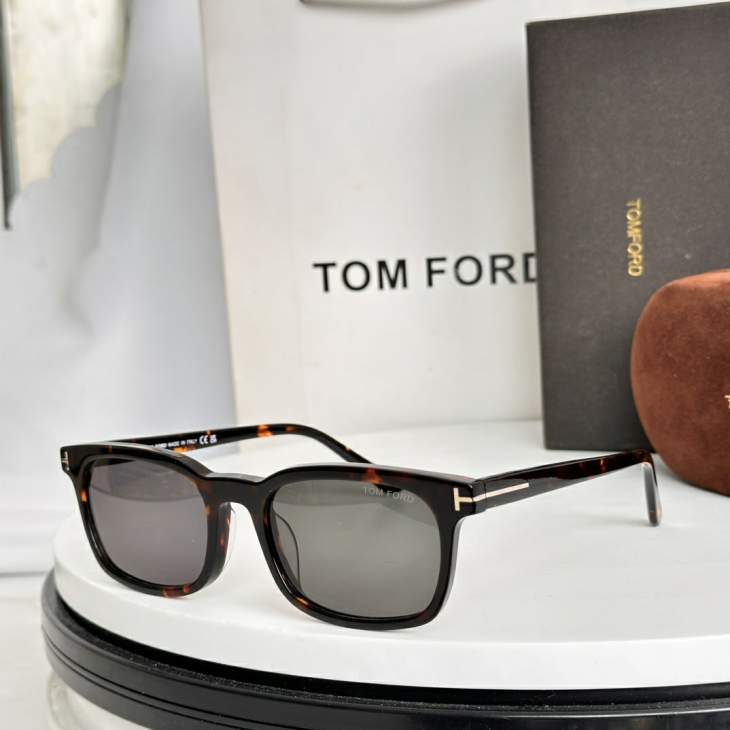 Picture of Tom Ford Sunglasses _SKUfw77836050fw